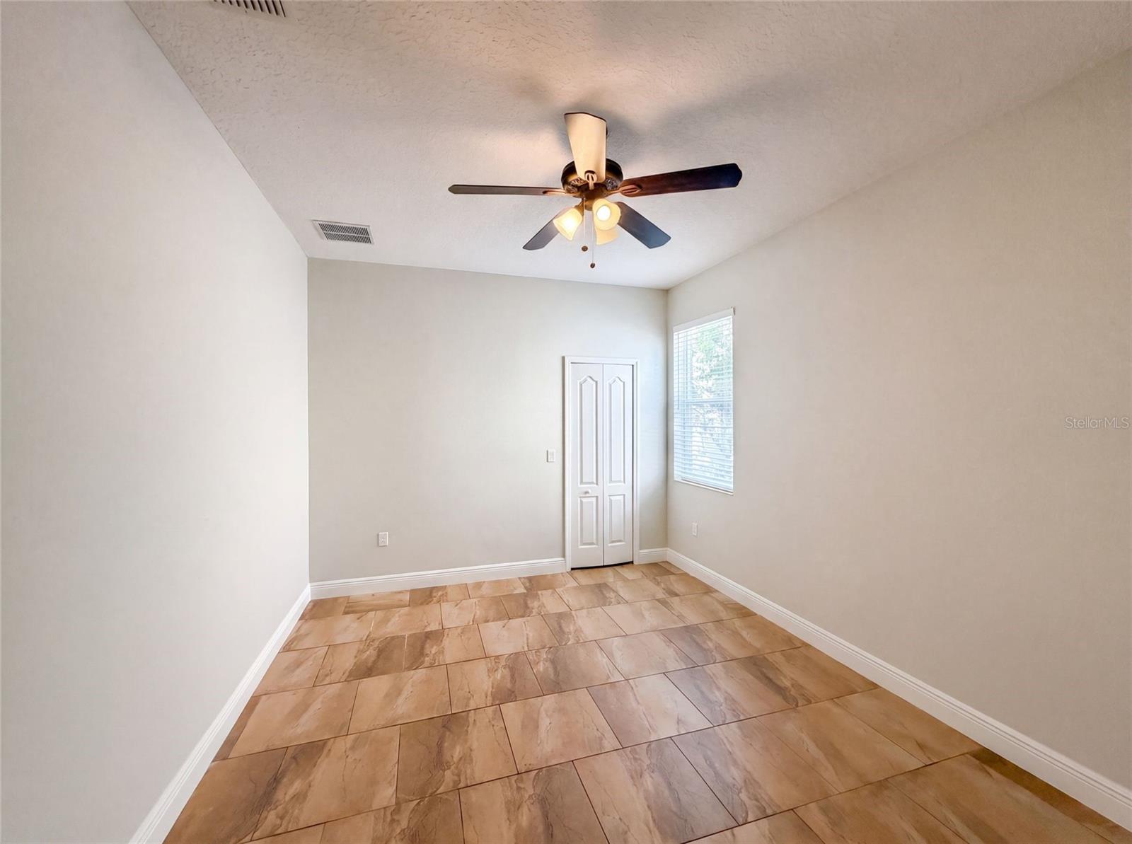12706 Grovehurst Ave Property Photo 9