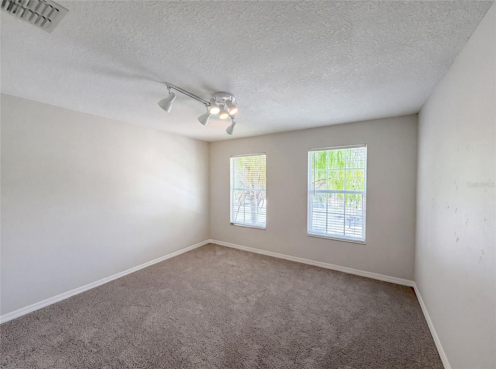12706 Grovehurst Ave Property Photo 14