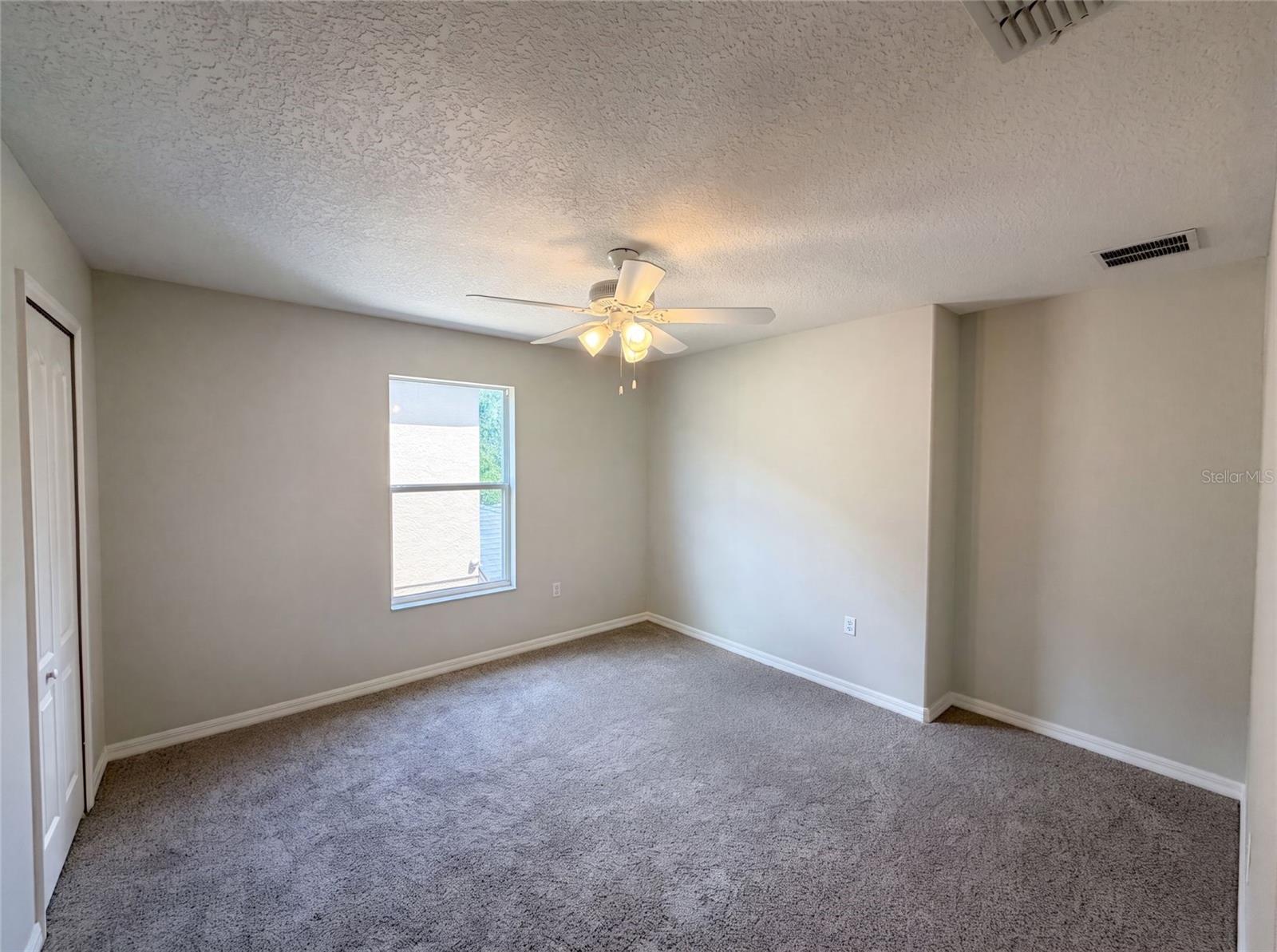 12706 Grovehurst Ave Property Photo 16