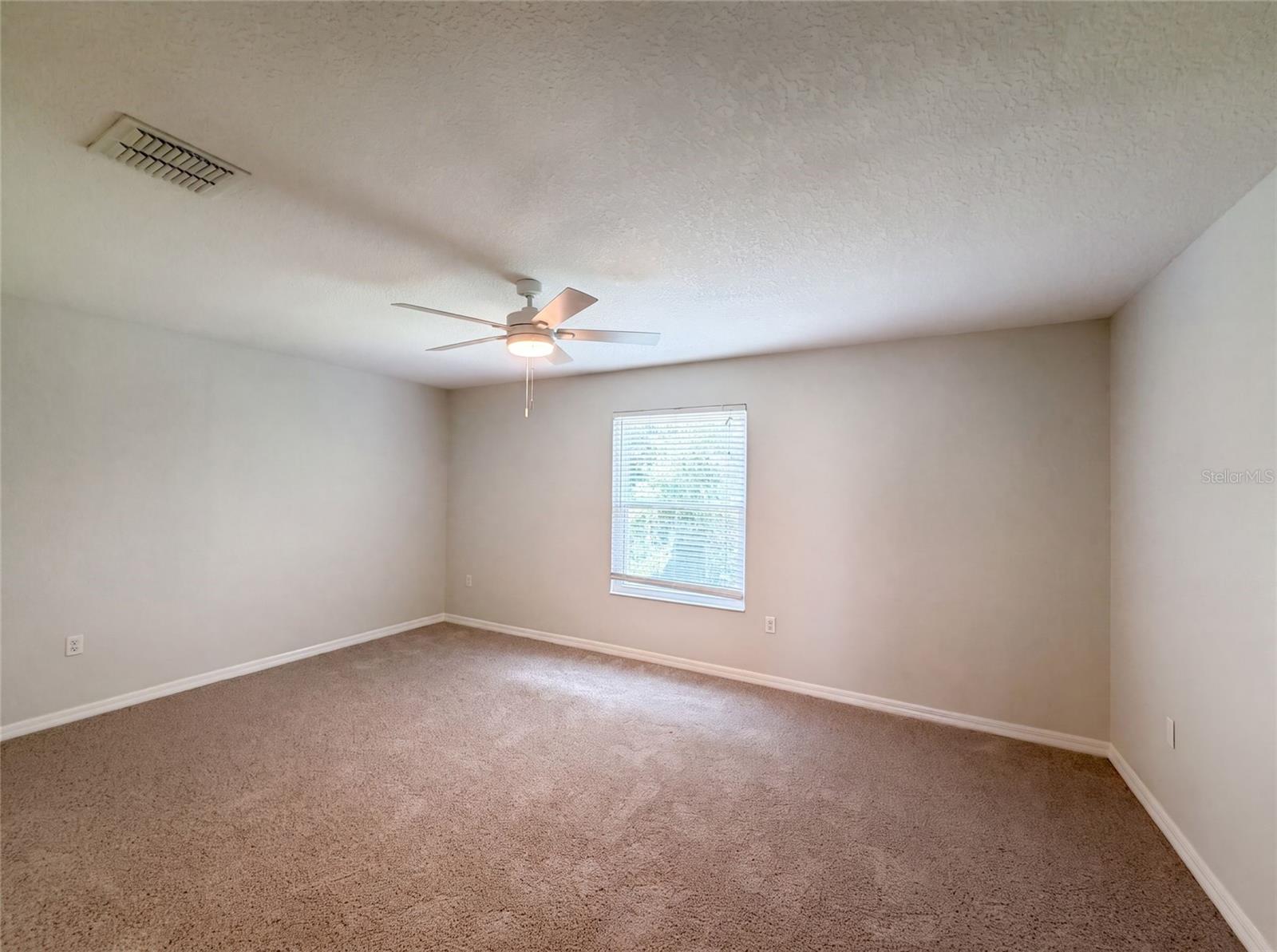 12706 Grovehurst Ave Property Photo 17