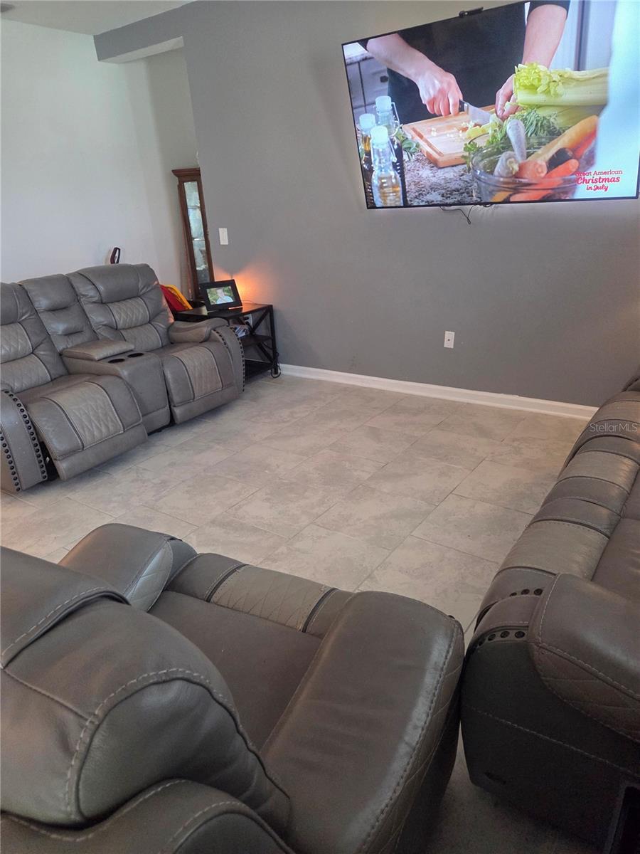 O6424017 Property Photo 12
