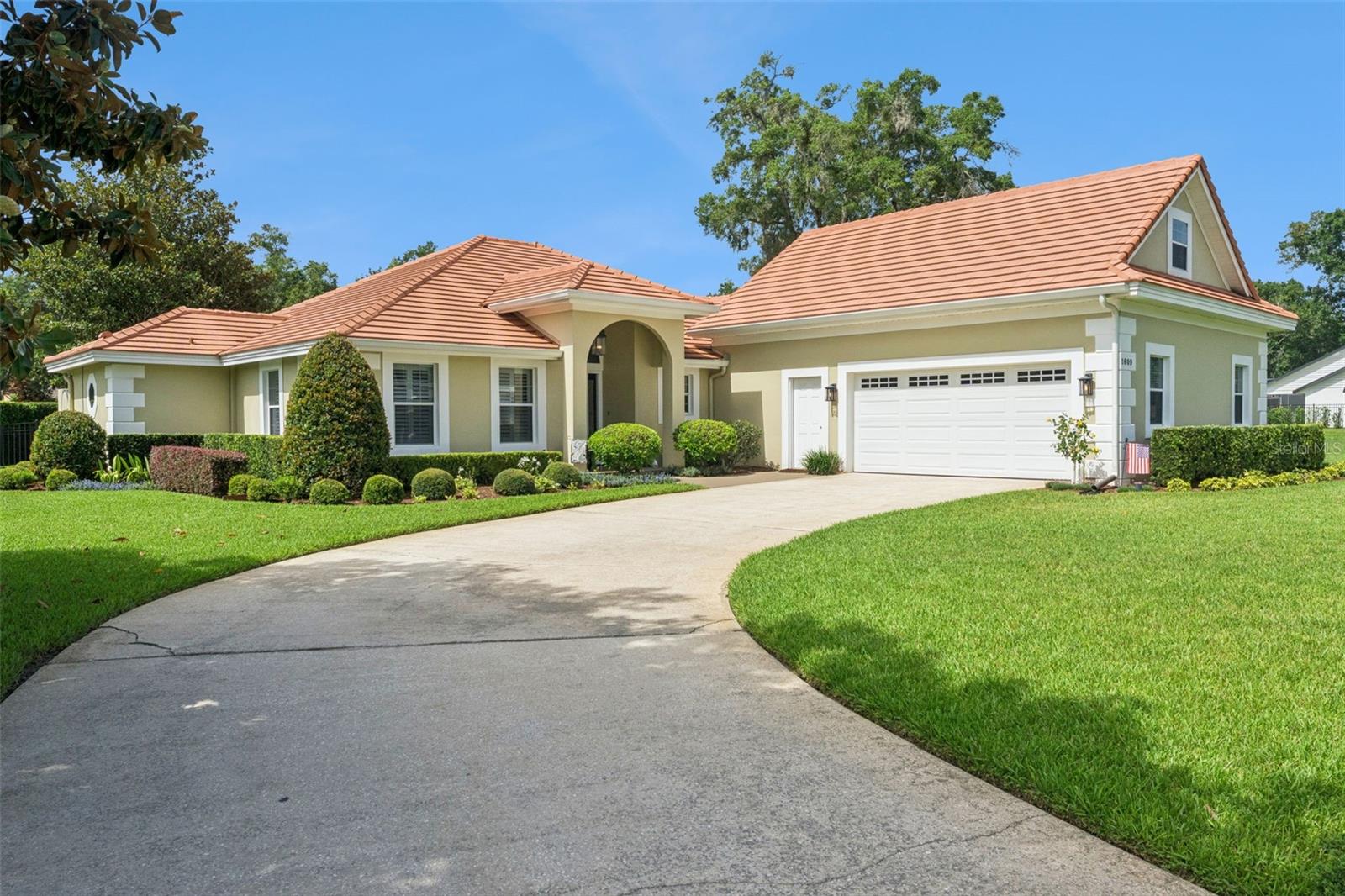 1609 Majestic Oak Dr Property Photo 1