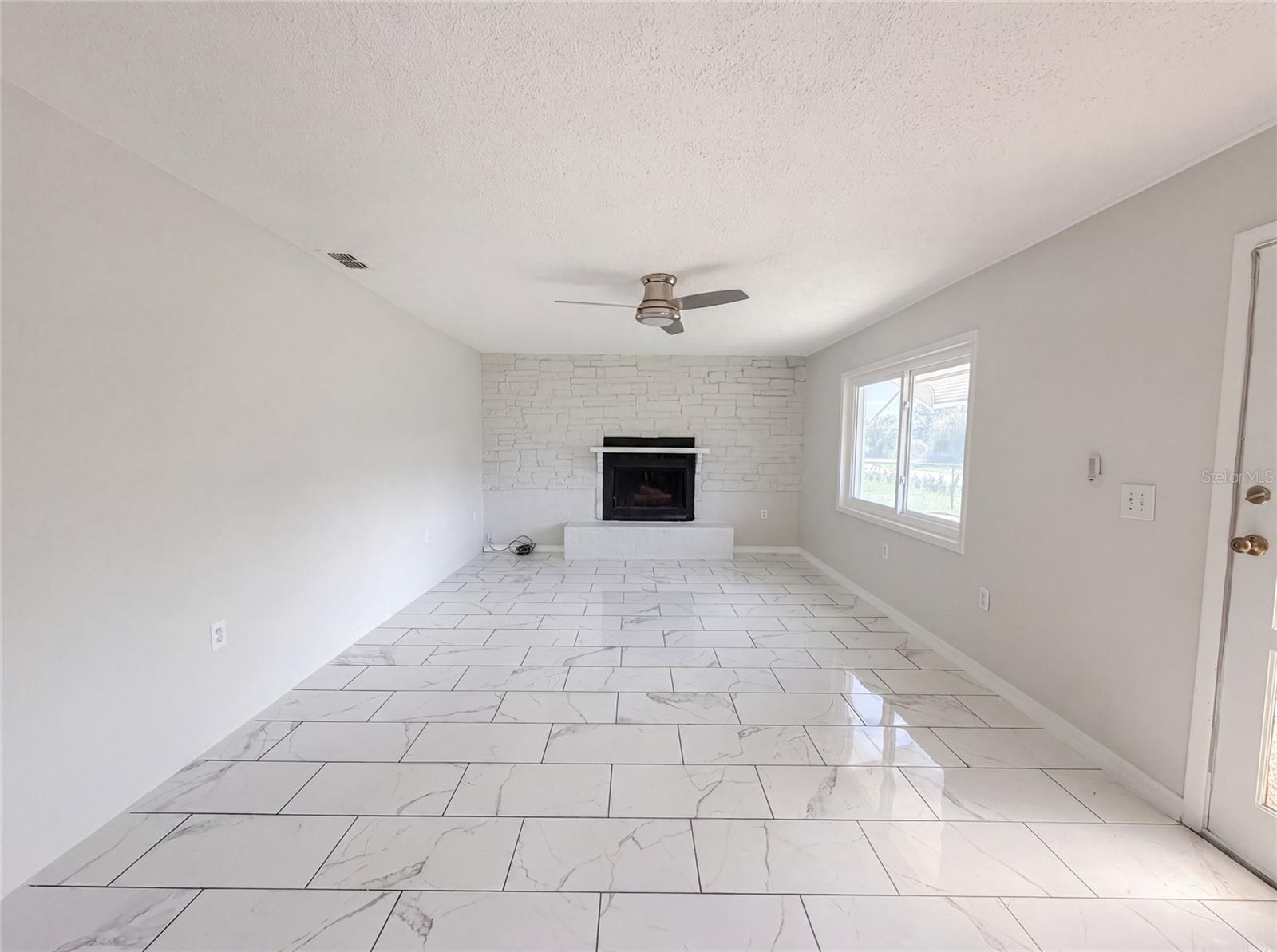 417 Calumet Rd Property Photo 3
