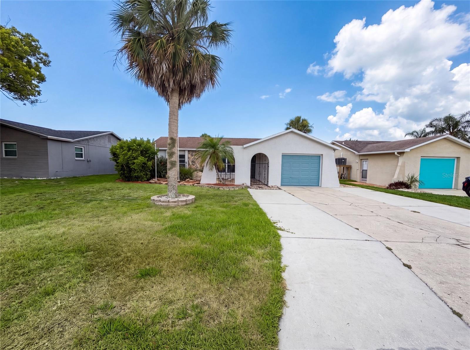 7428 Mako Dr Property Photo 1