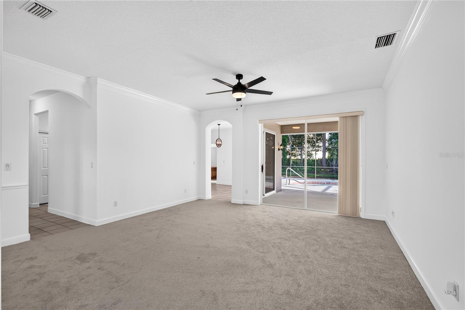 19337 Spring Oak Dr Property Photo 6