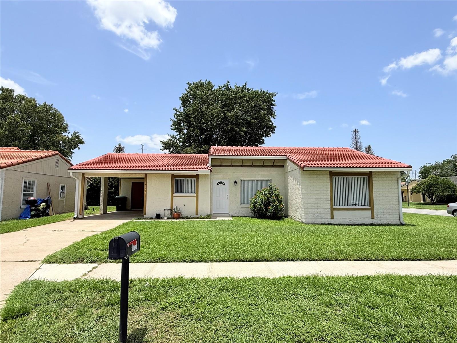 10122 MASON DIXON CIR Property Photo 1