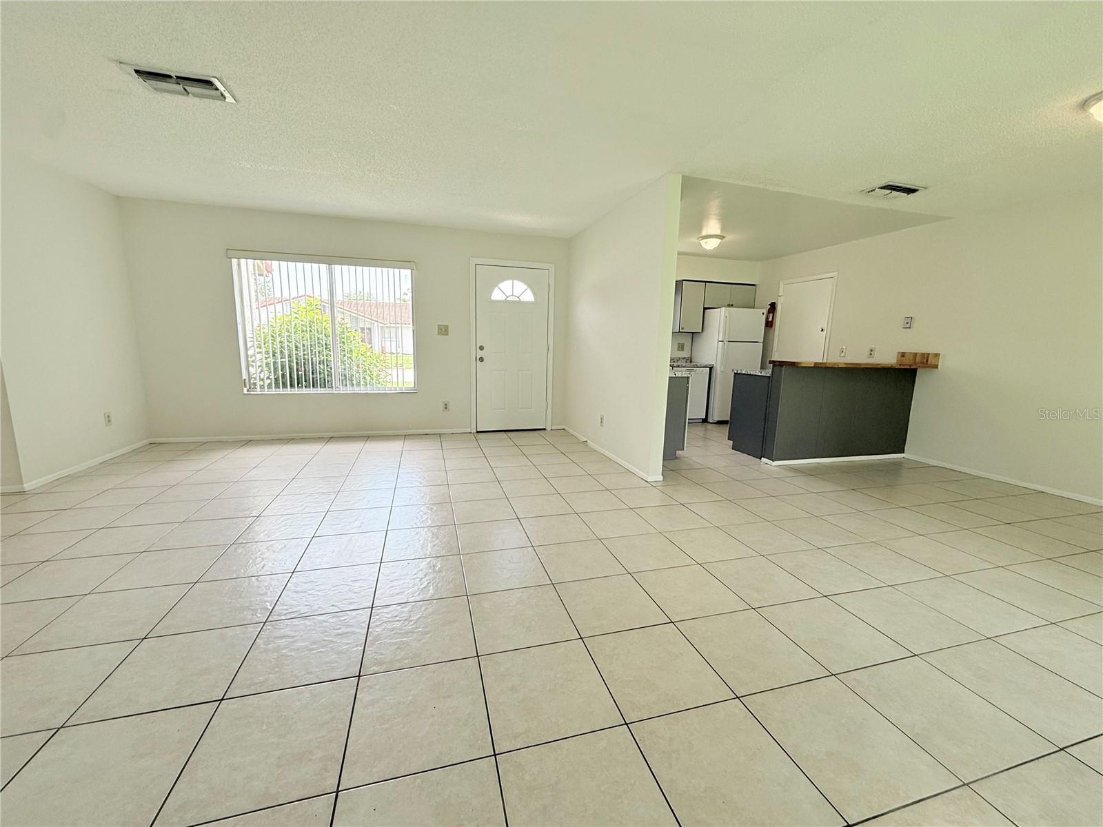 10122 Mason Dixon Cir Property Photo 6