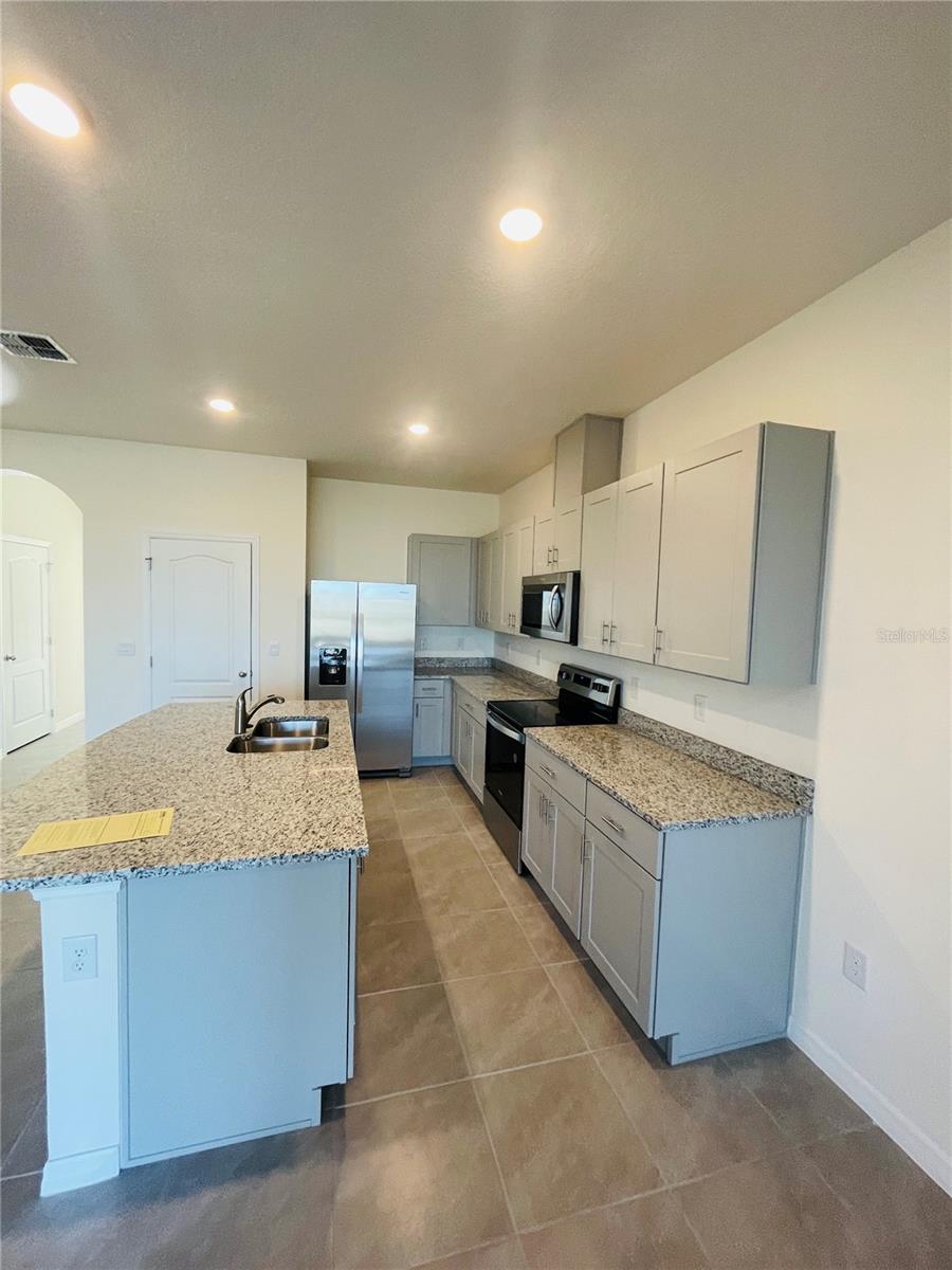1371 Isleta Loop Property Photo 10