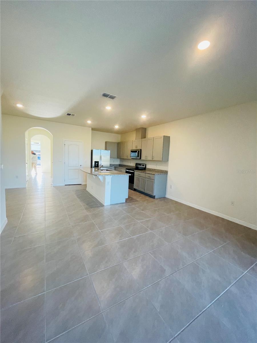1371 Isleta Loop Property Photo 11