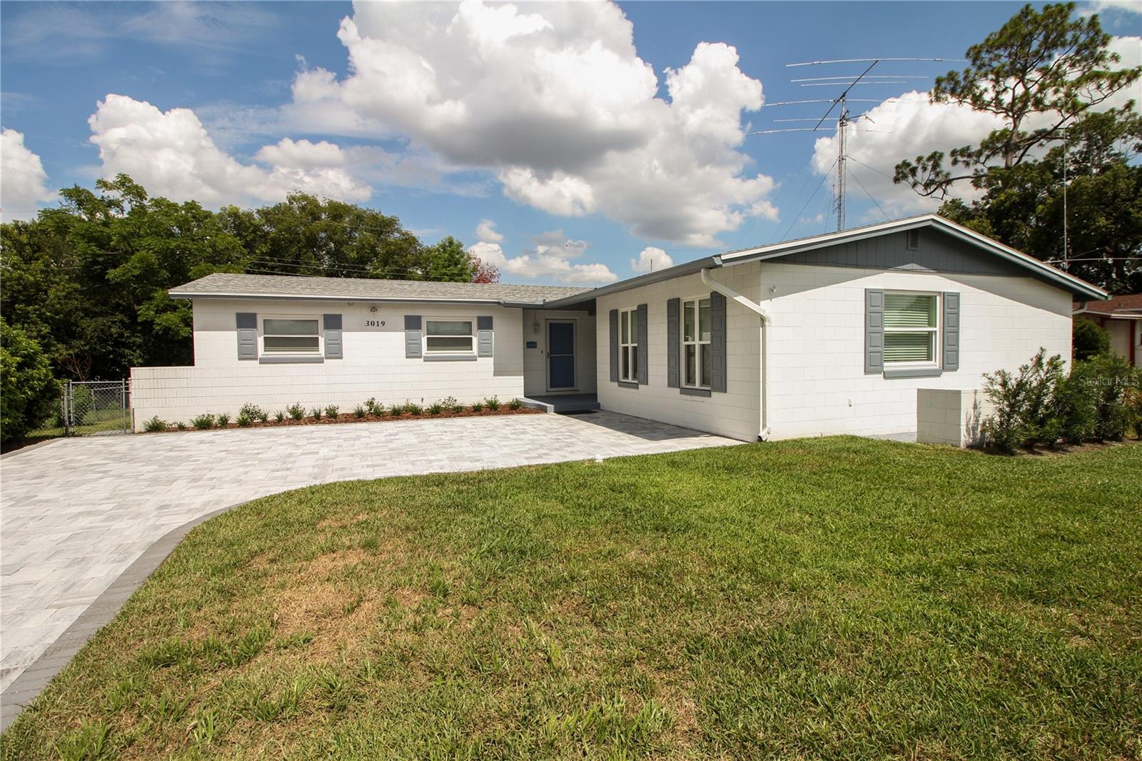 3019 TAMPICO DR Property Photo 1