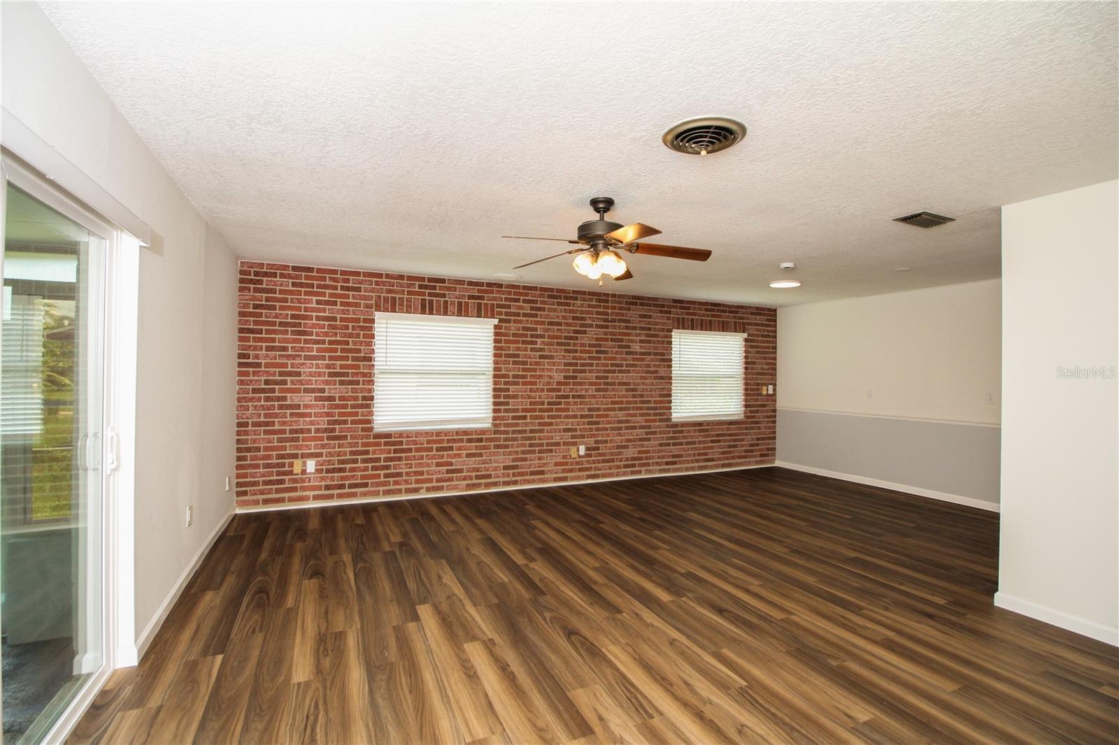 3019 Tampico Dr Property Photo 4