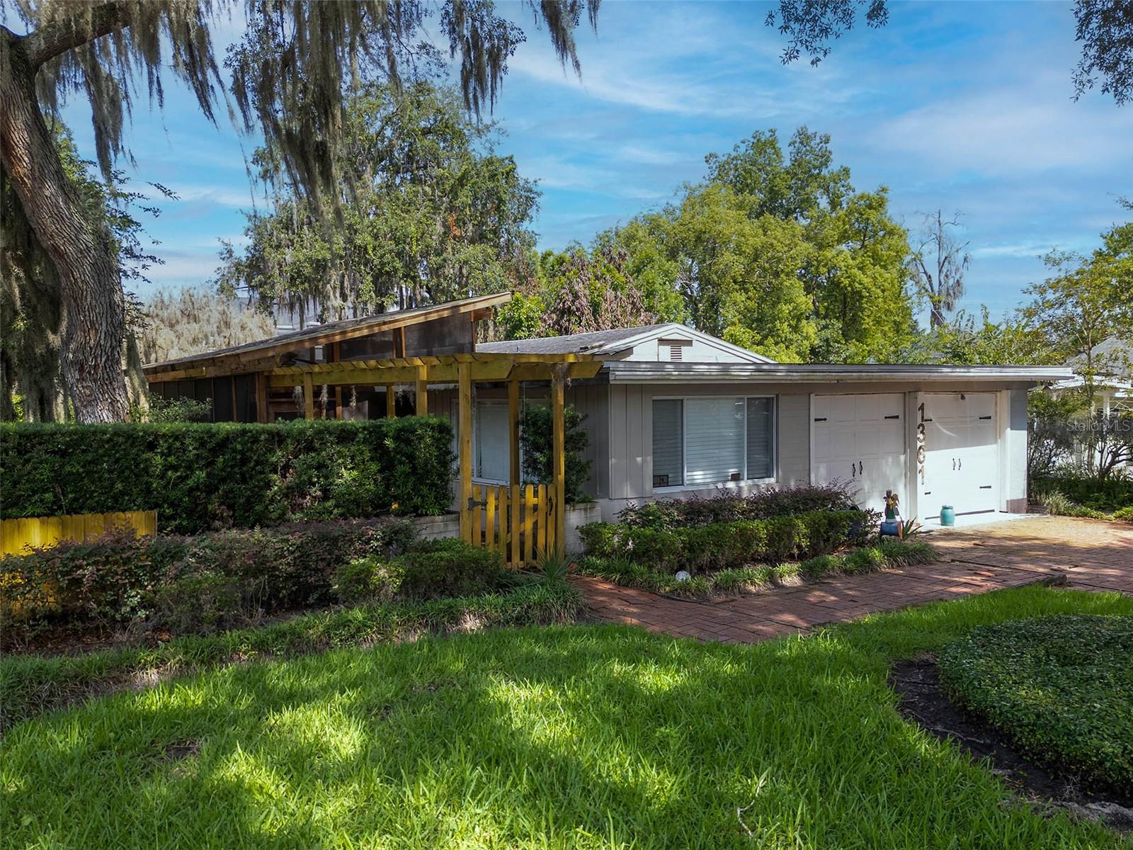1361 Audubon Rd Property Photo 3