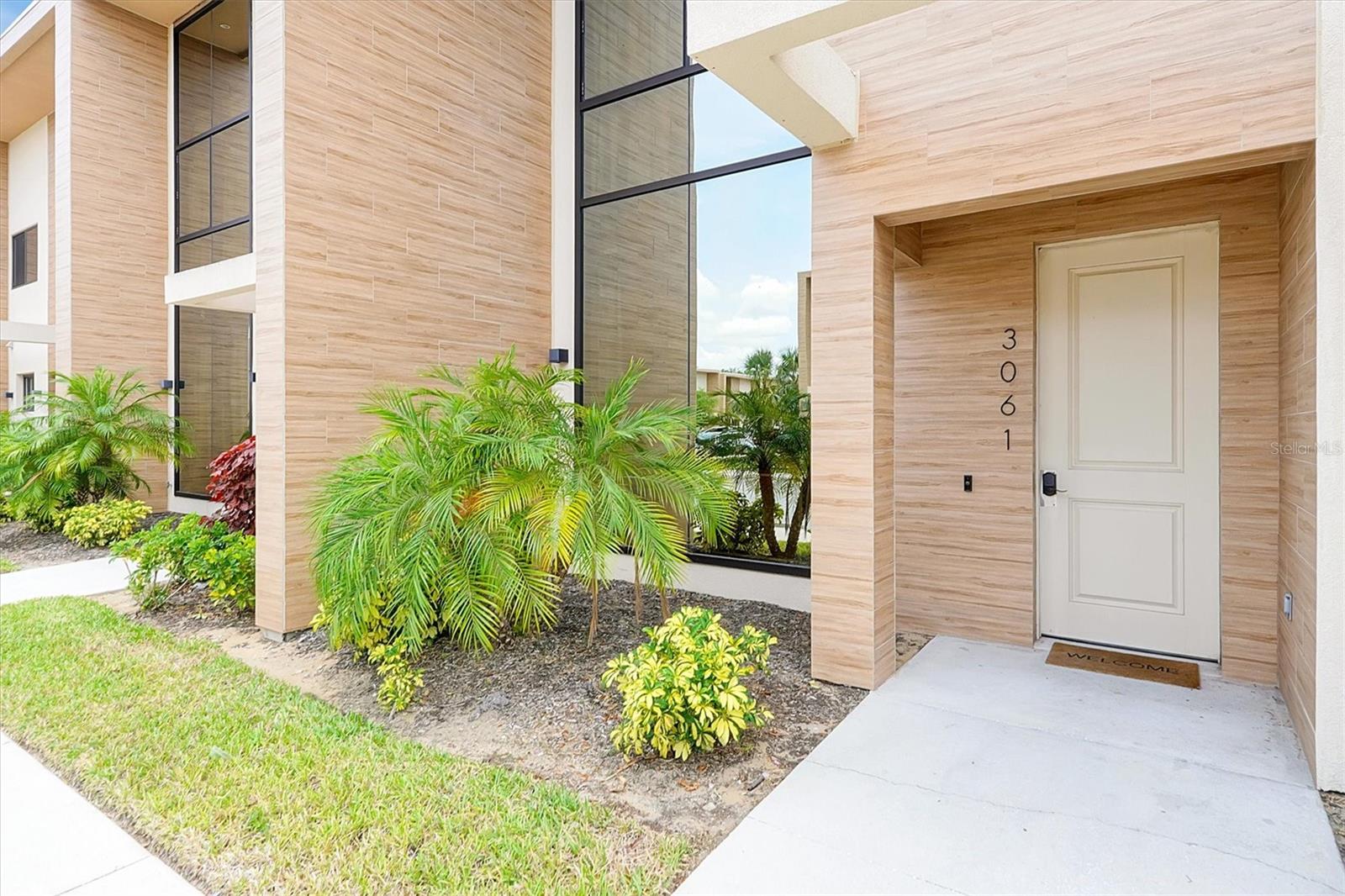 3061 Rockefeller Way Property Photo 4