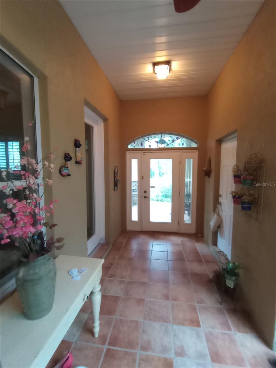 O6424202 Property Photo 2