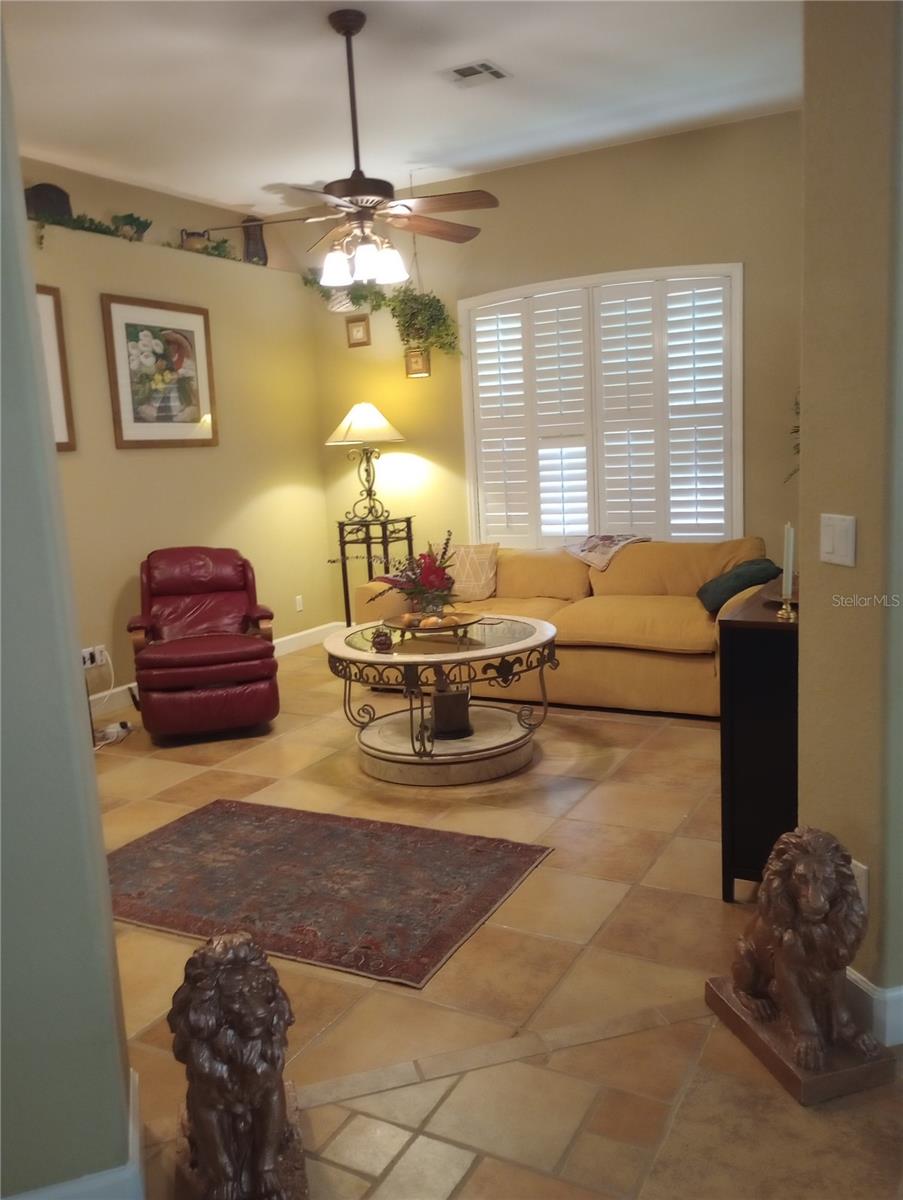 O6424202 Property Photo 14