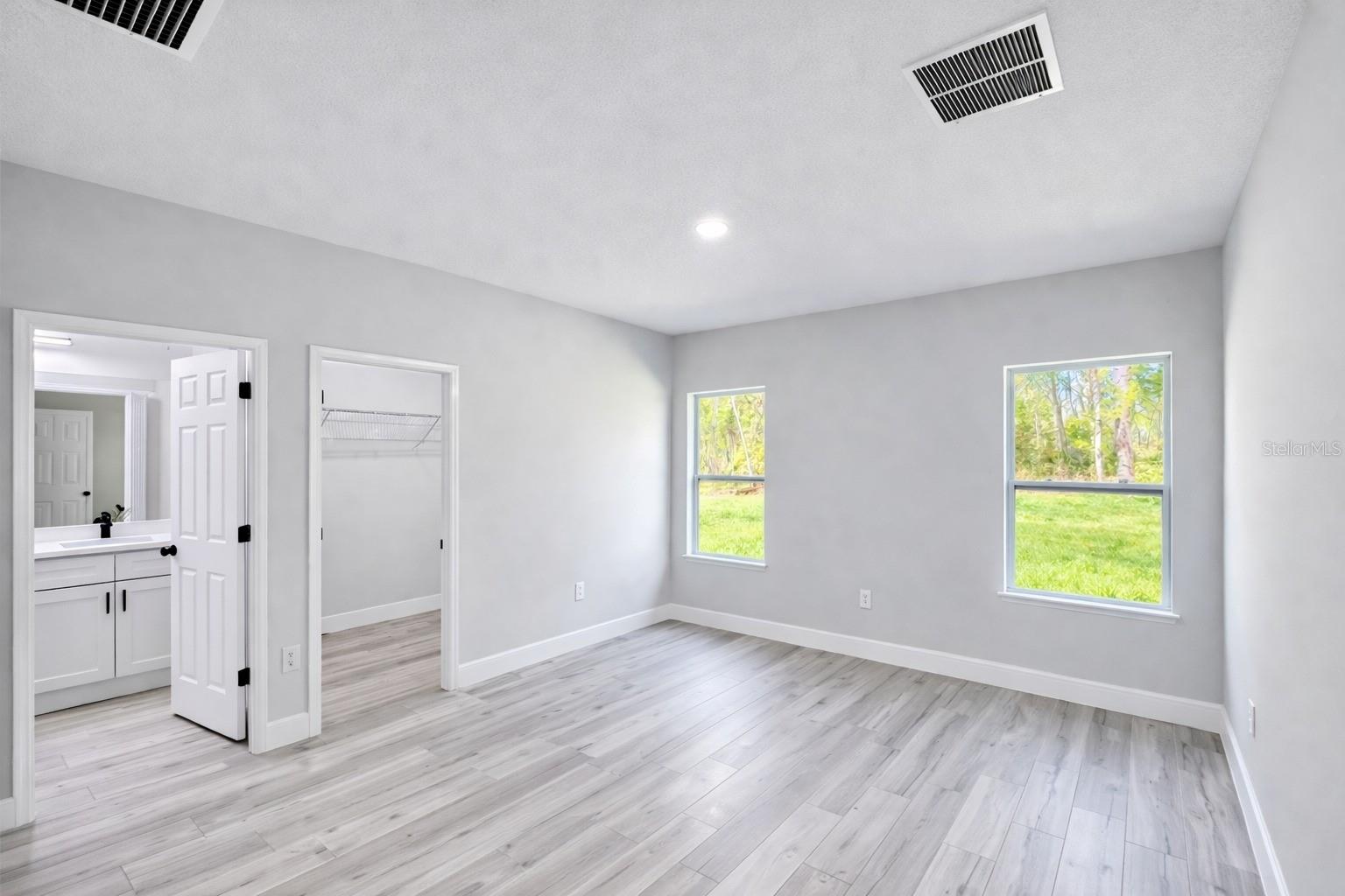 8596 N Vince Dr Property Photo 6