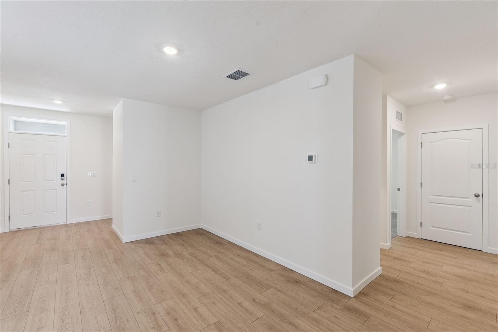 3029 Grey Moss Dr Property Photo 3