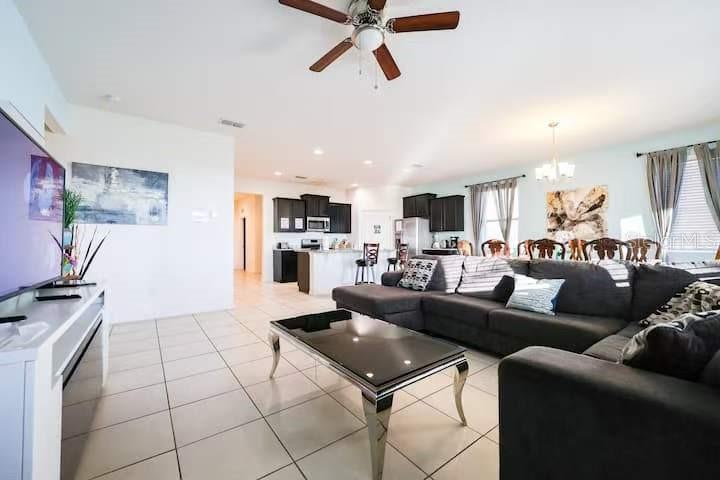 6078 Broad Oak Dr Property Photo 3