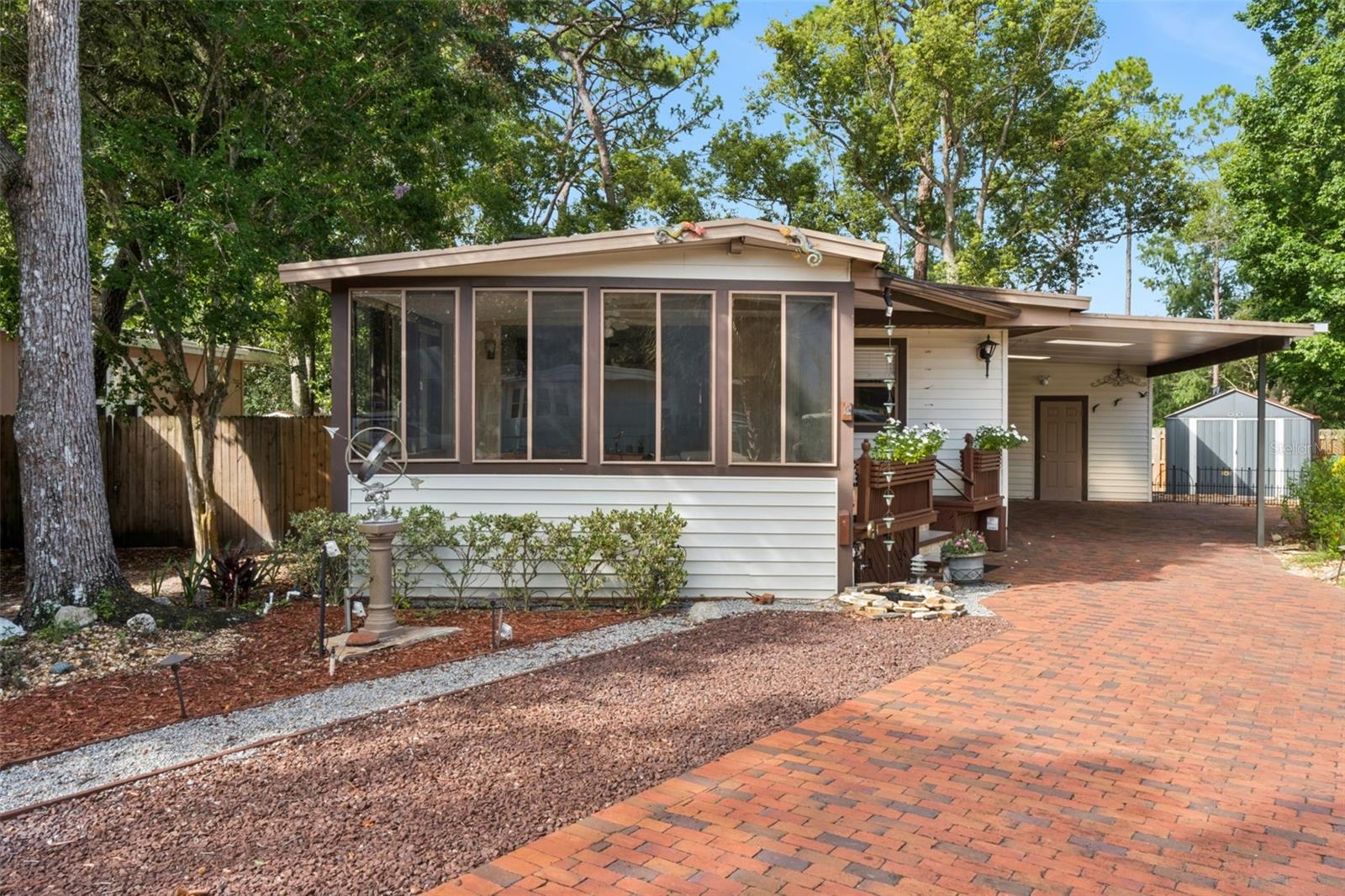 571 Pine Needle Ct Property Photo 1