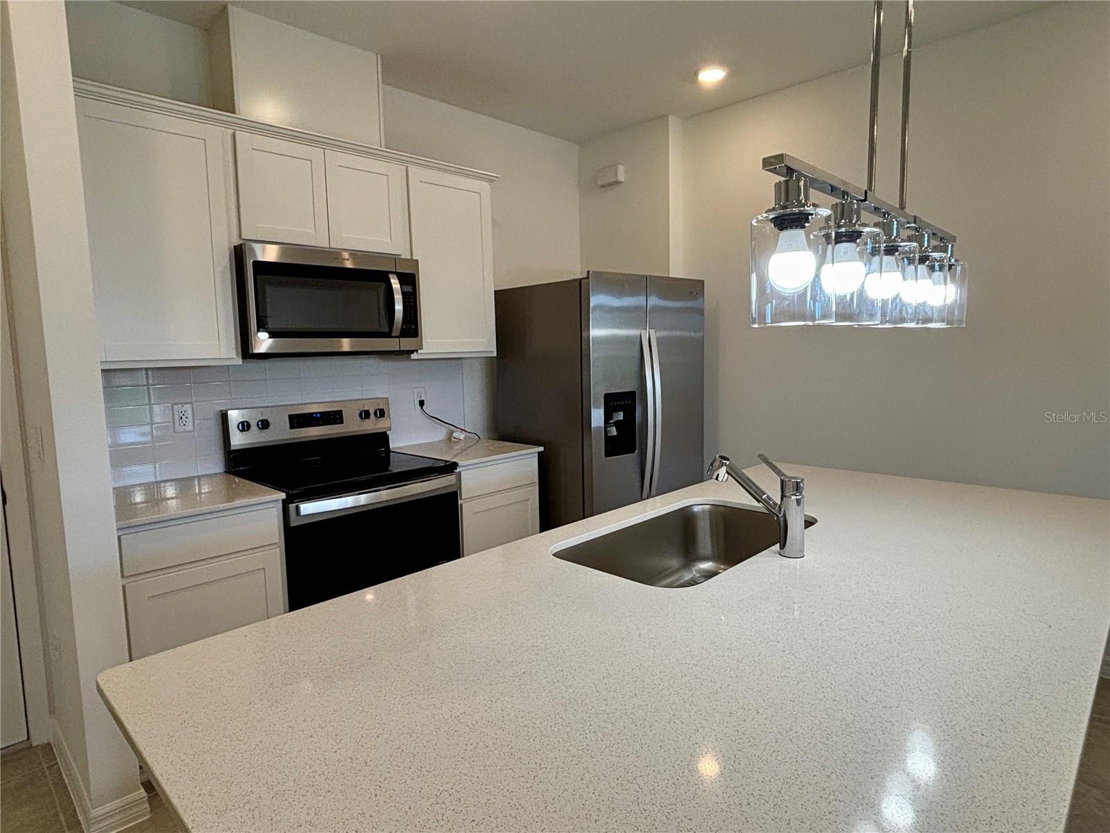 11451 Harborview St Property Photo 4