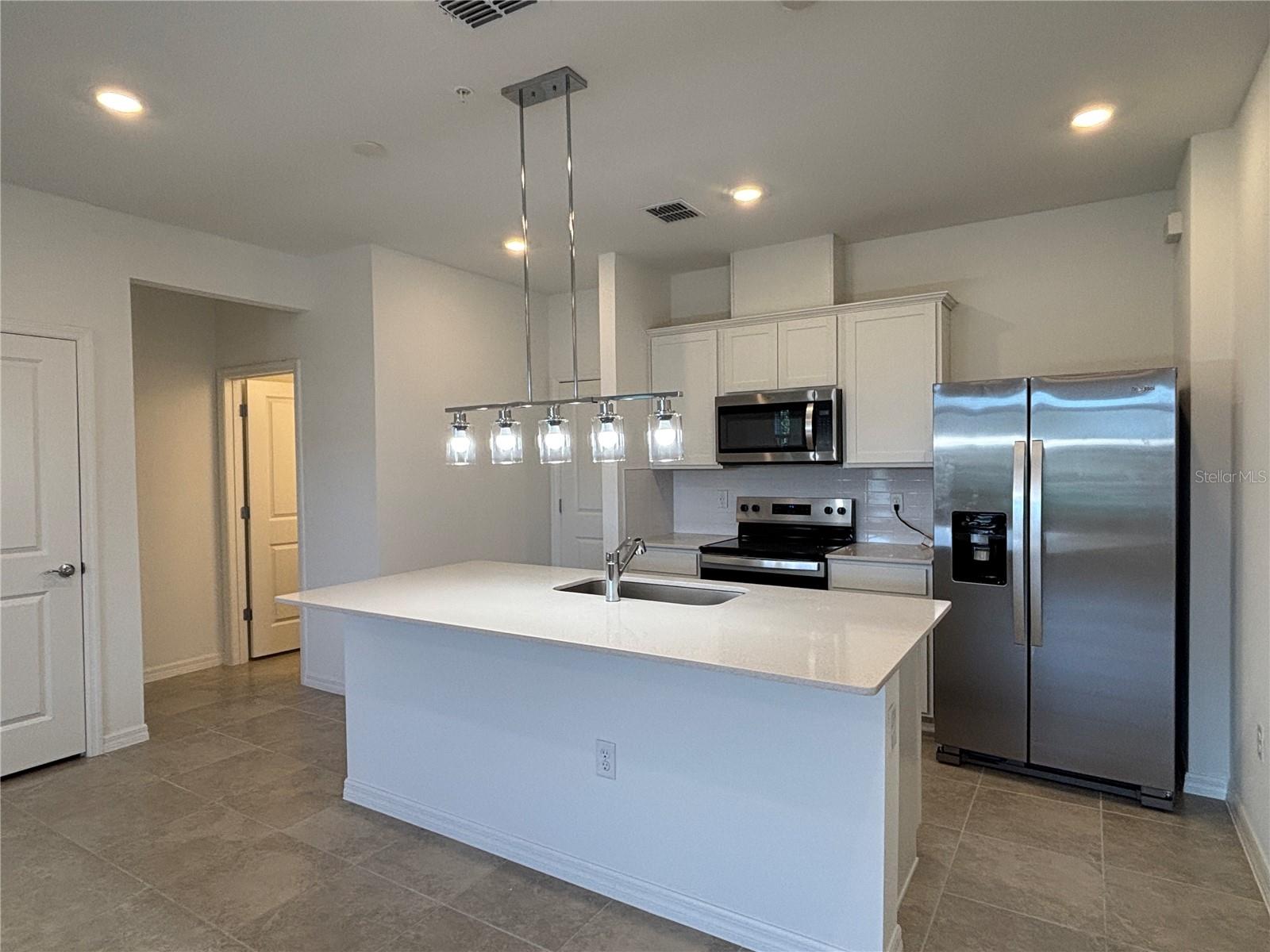 11451 Harborview St Property Photo 5