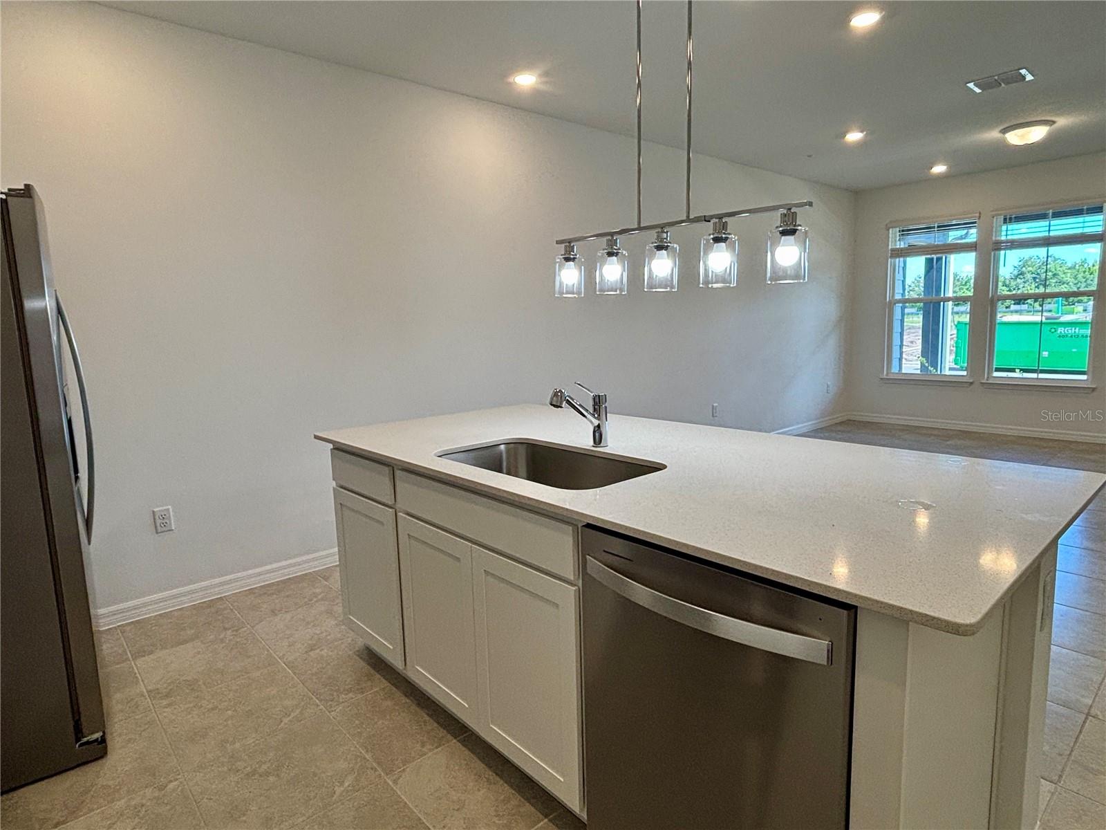 11451 Harborview St Property Photo 6