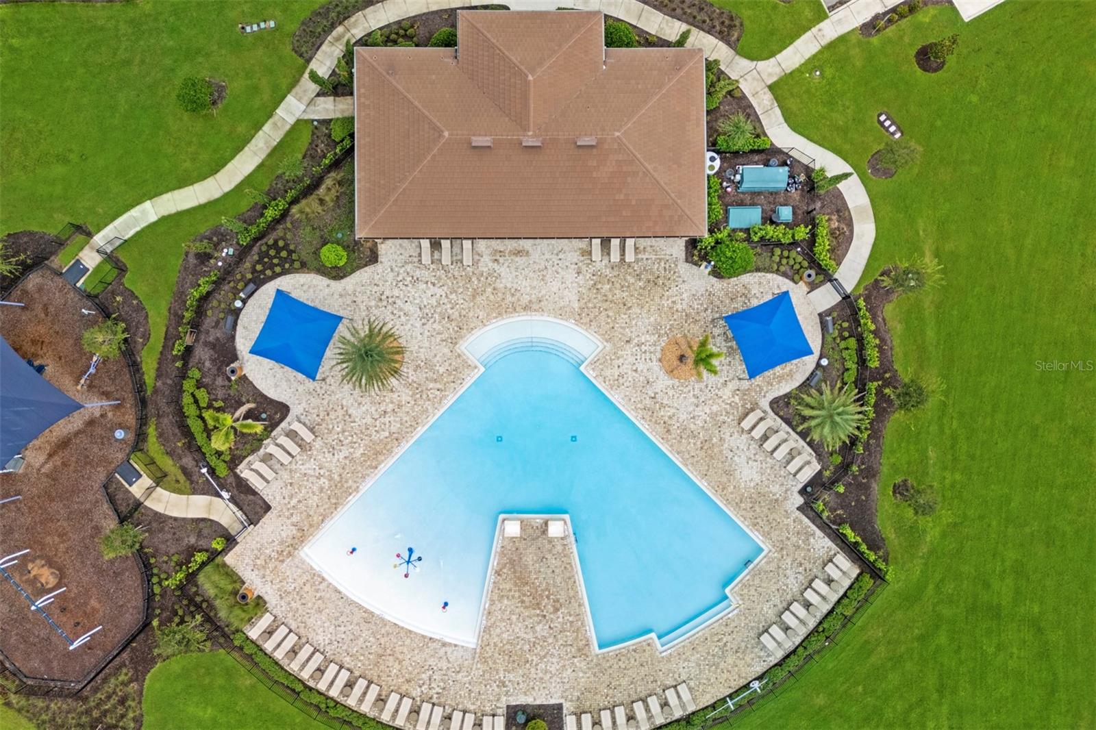 7500 Catania Loop Property Photo 4