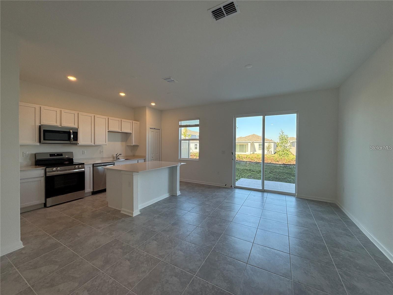 2533 Skyline Loop Property Photo 6