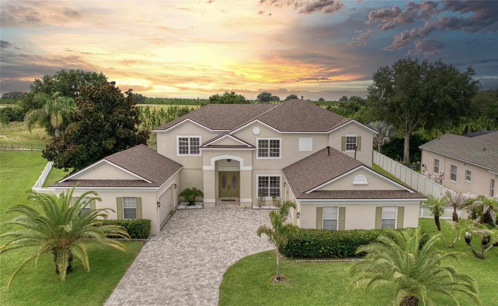 2924 Majestic Isle Dr Property Photo 2
