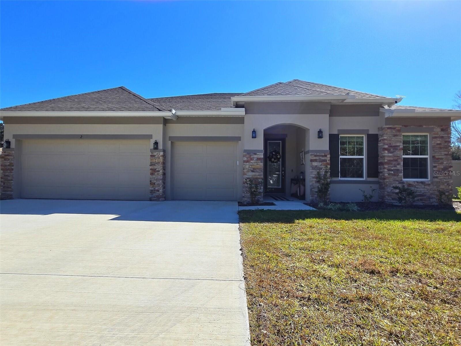 2 Pat Pl Property Photo 1
