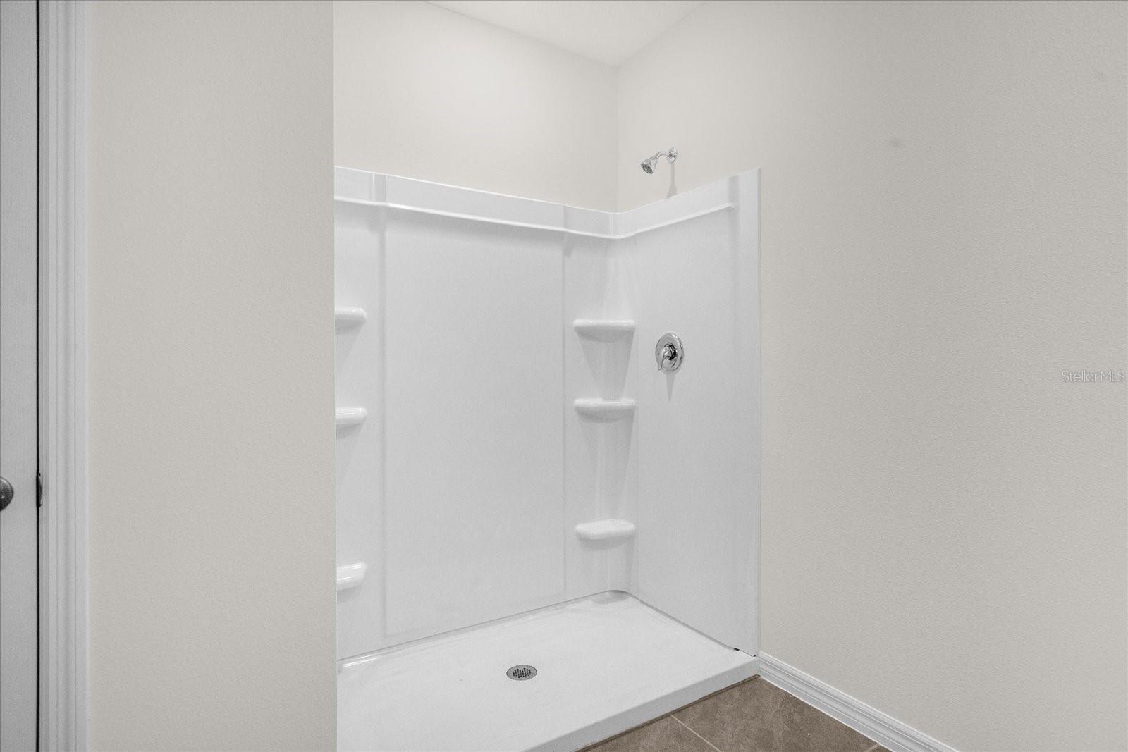 5209 Barombi Bnd Property Photo 7