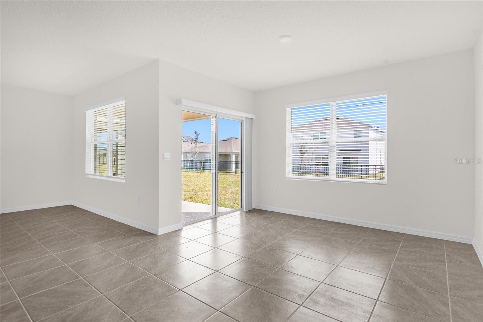 5209 Barombi Bnd Property Photo 8
