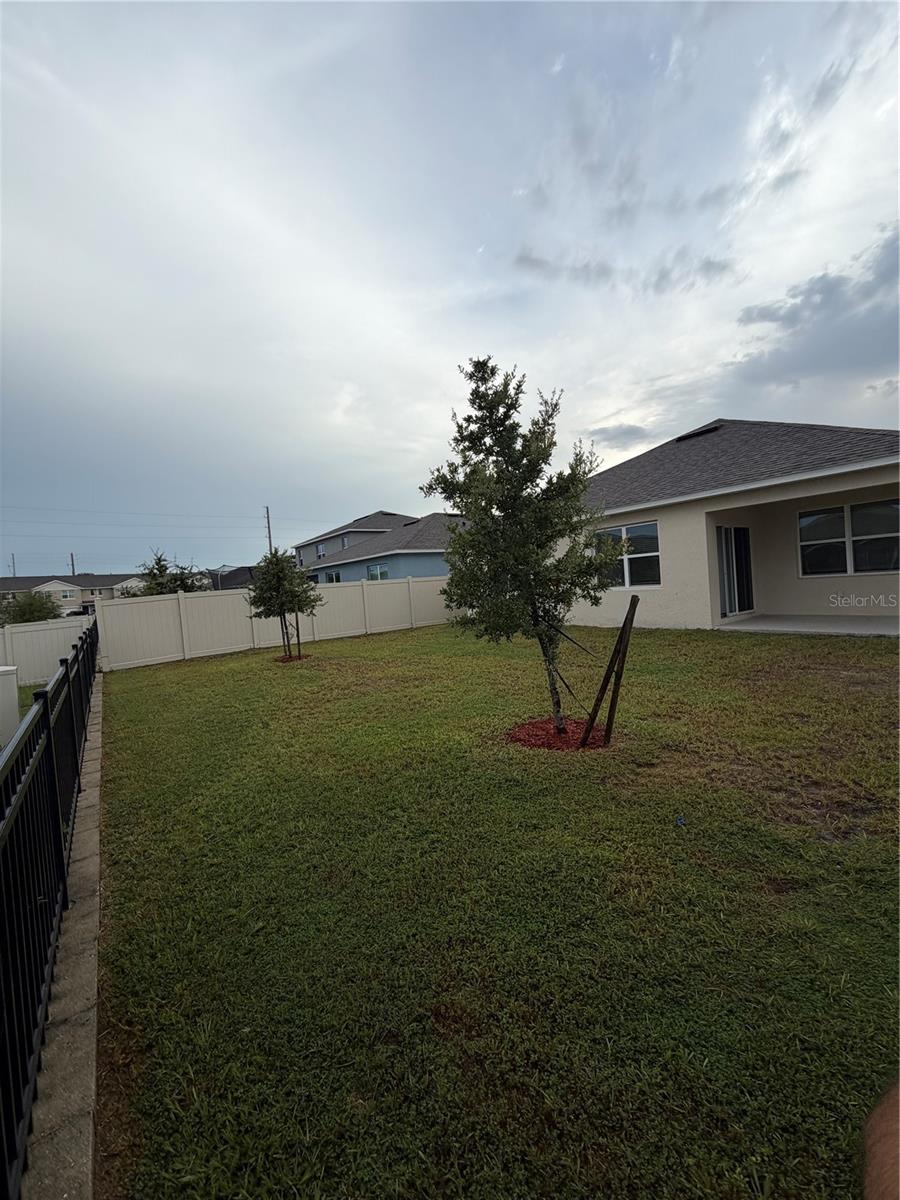 5209 Barombi Bnd Property Photo 23