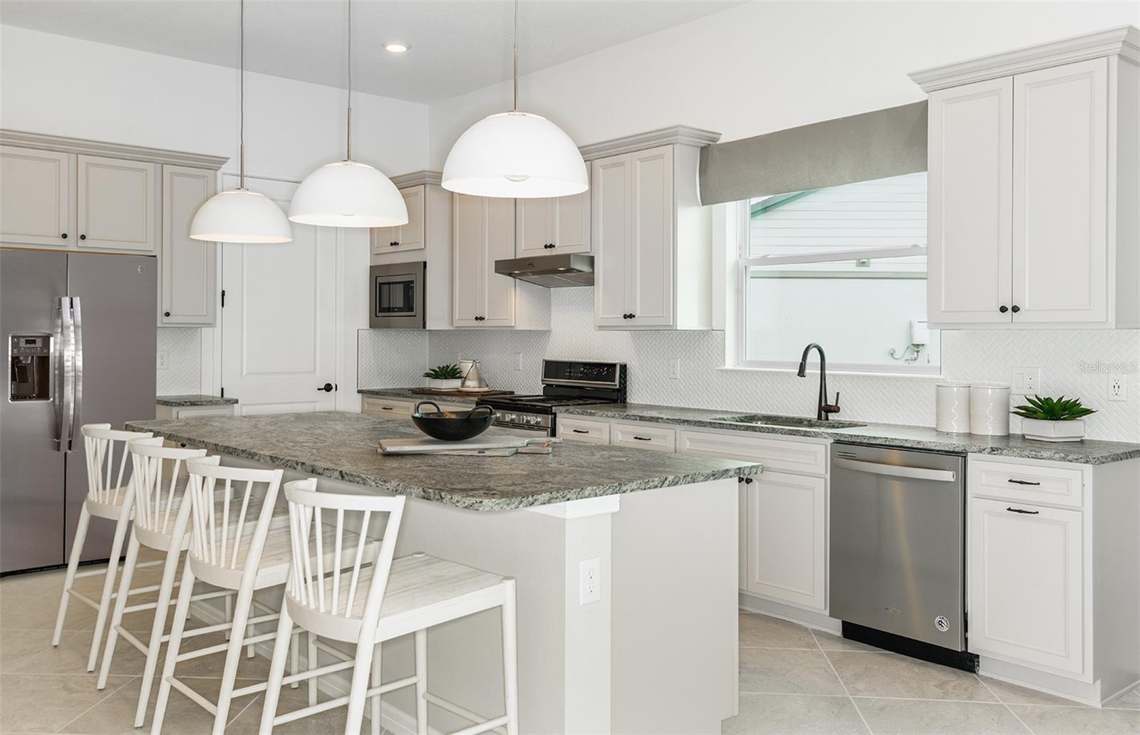 6323 Dew Drop Loop Property Photo 5