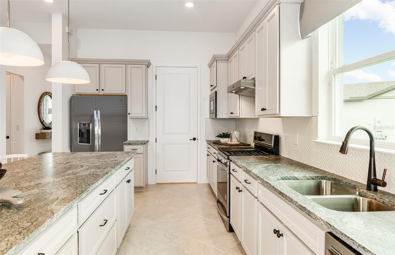 6323 Dew Drop Loop Property Photo 7