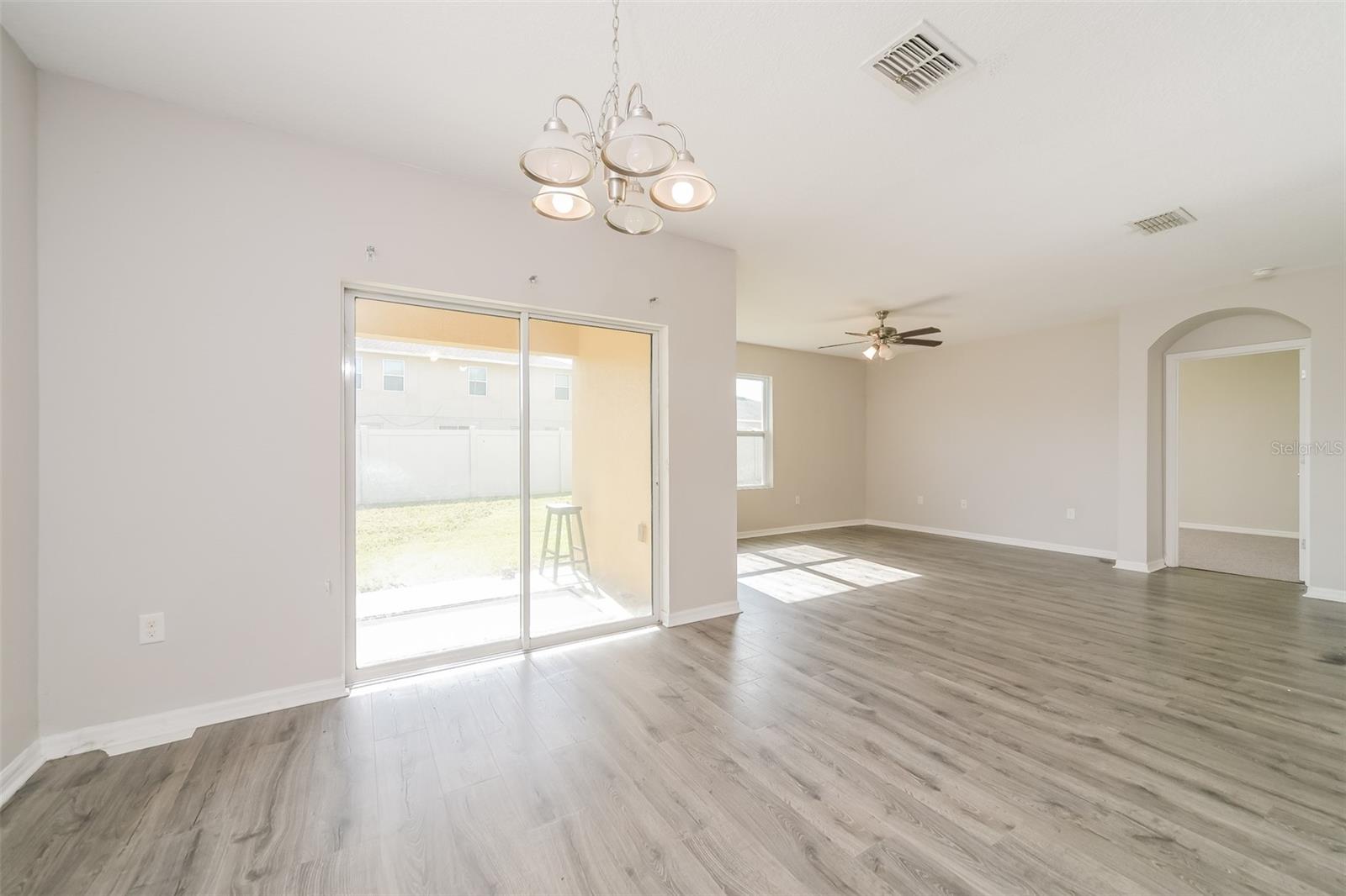 2301 Sequoia Way Property Photo 5