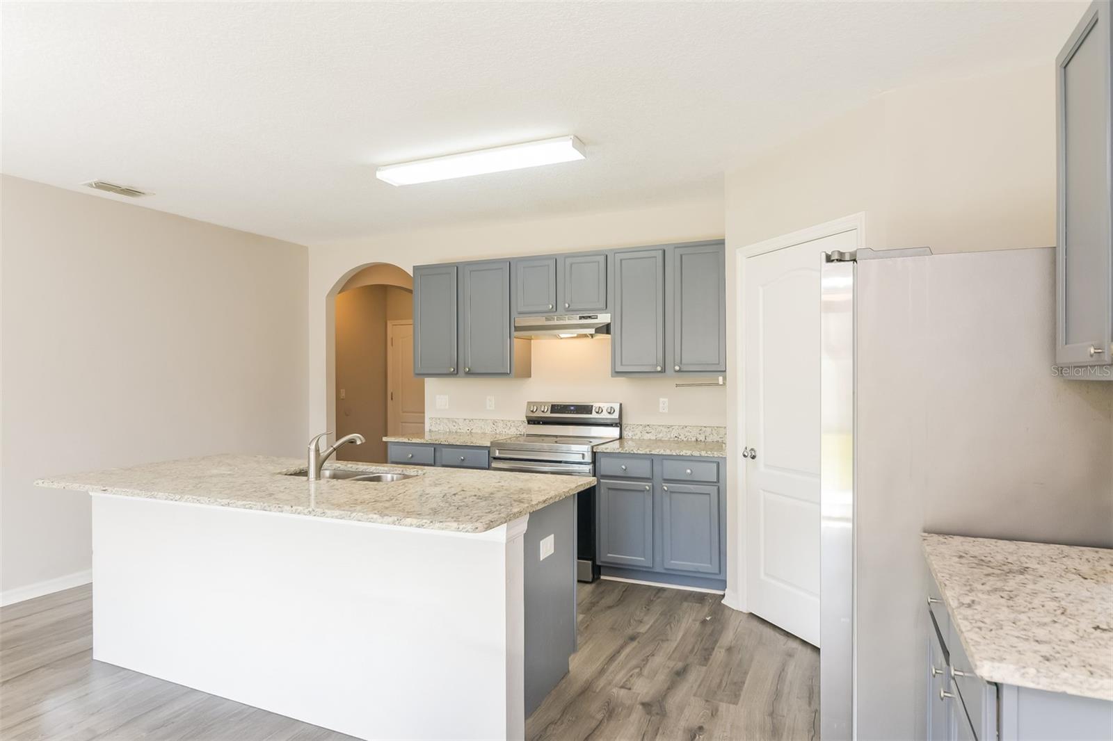 2301 Sequoia Way Property Photo 6