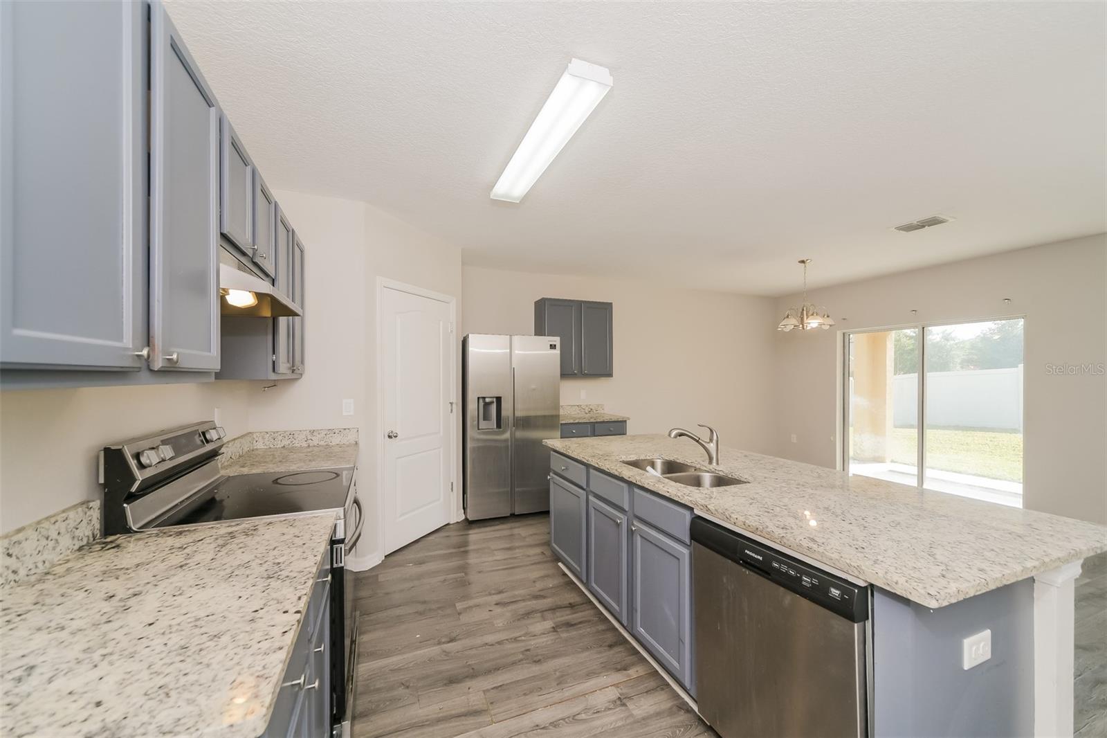 2301 Sequoia Way Property Photo 7