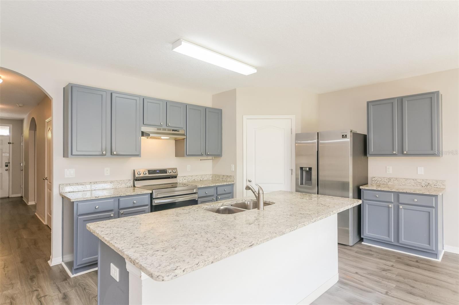 2301 Sequoia Way Property Photo 8