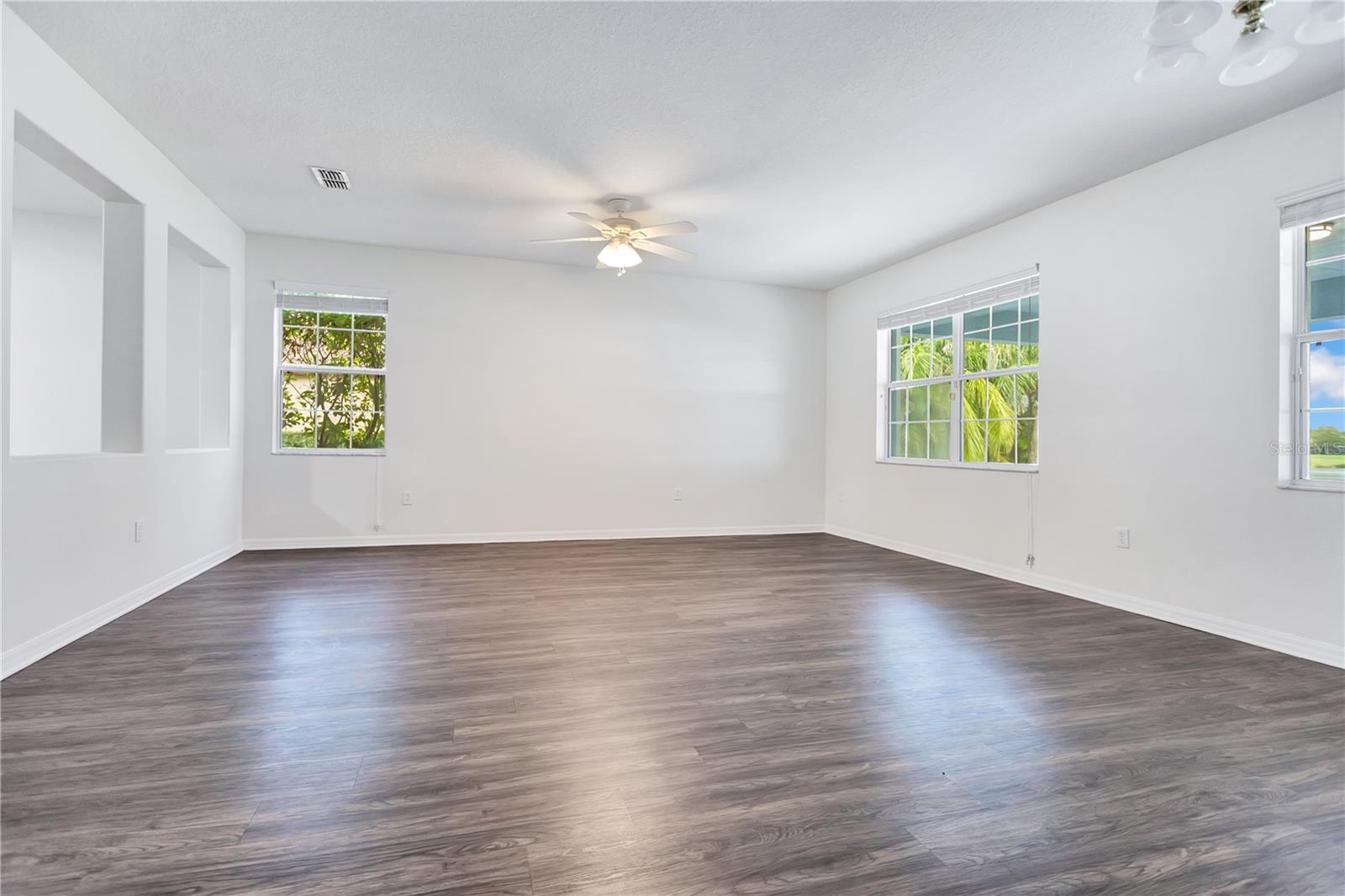 5331 Sandy Shell Dr Property Photo 6
