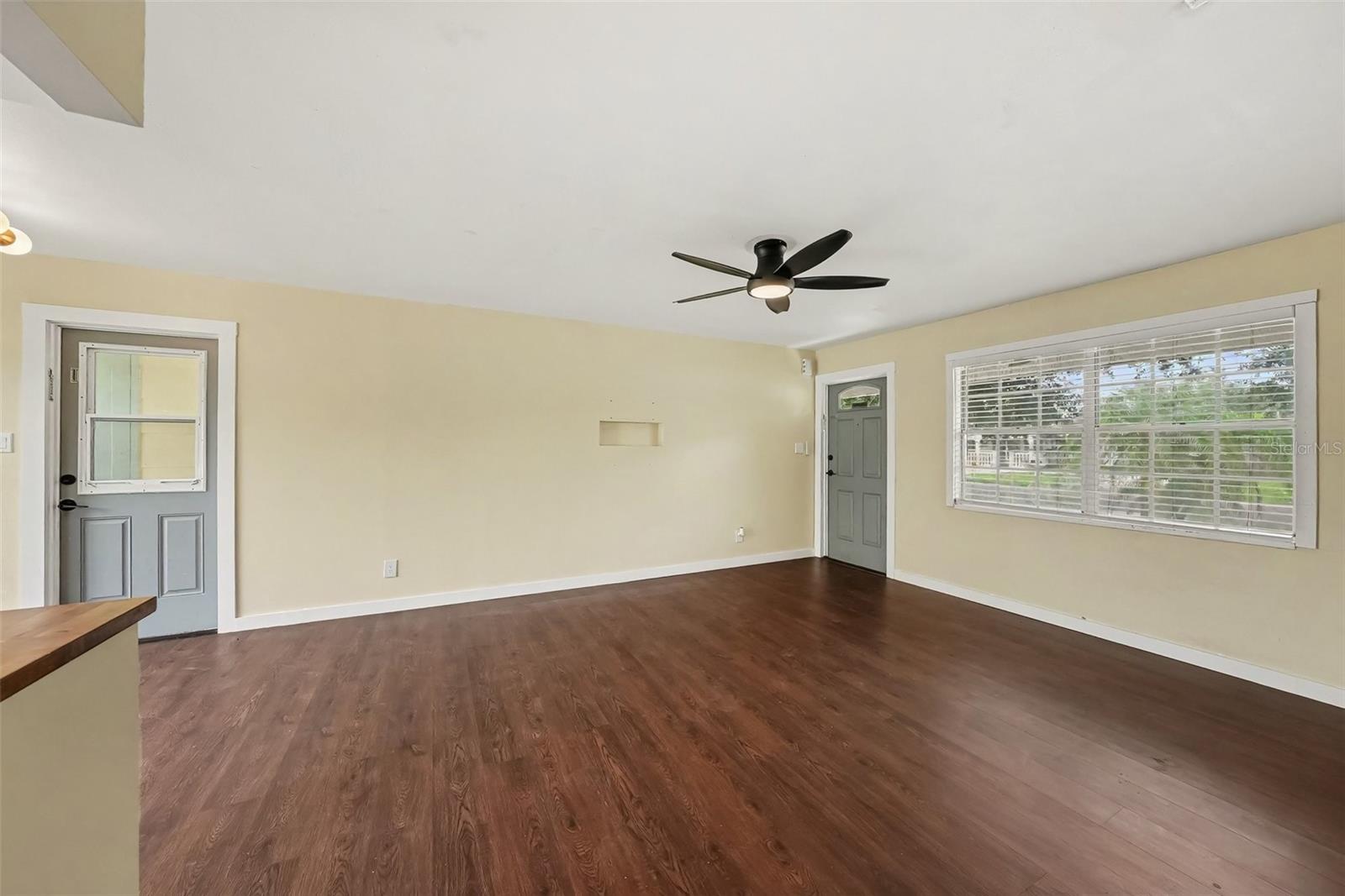 4733 W Wisconsin Ave Property Photo 9