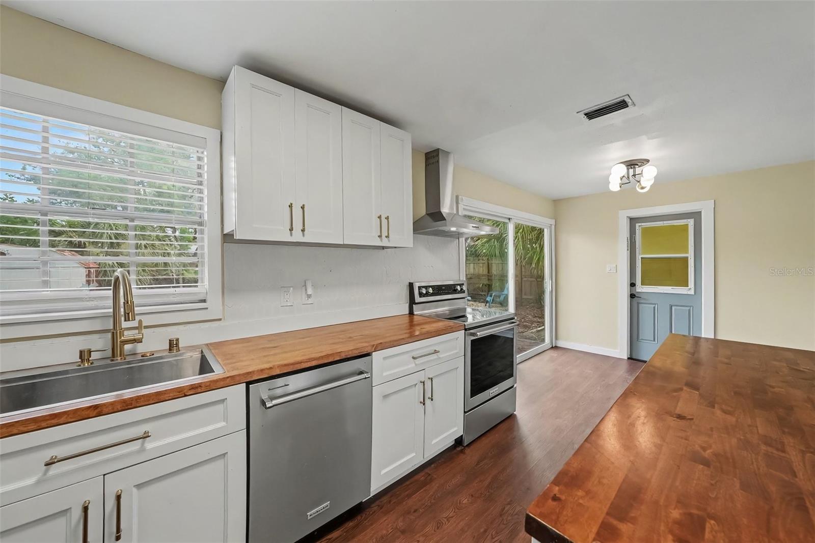 4733 W Wisconsin Ave Property Photo 14