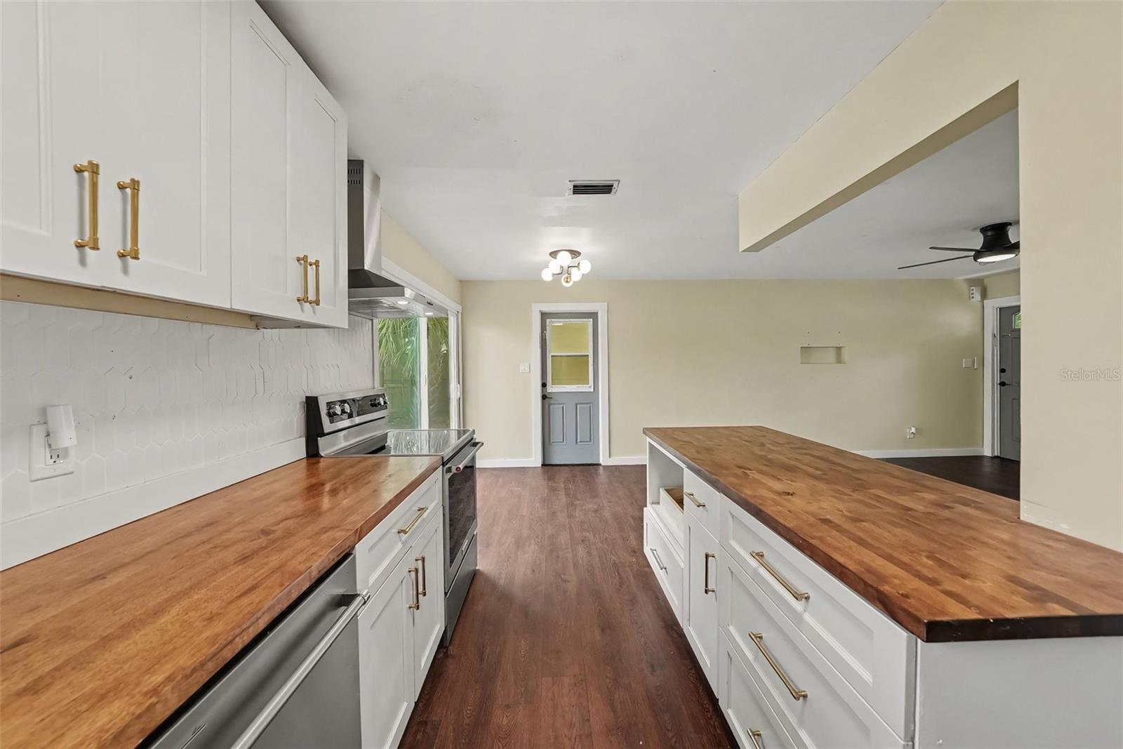 4733 W Wisconsin Ave Property Photo 15
