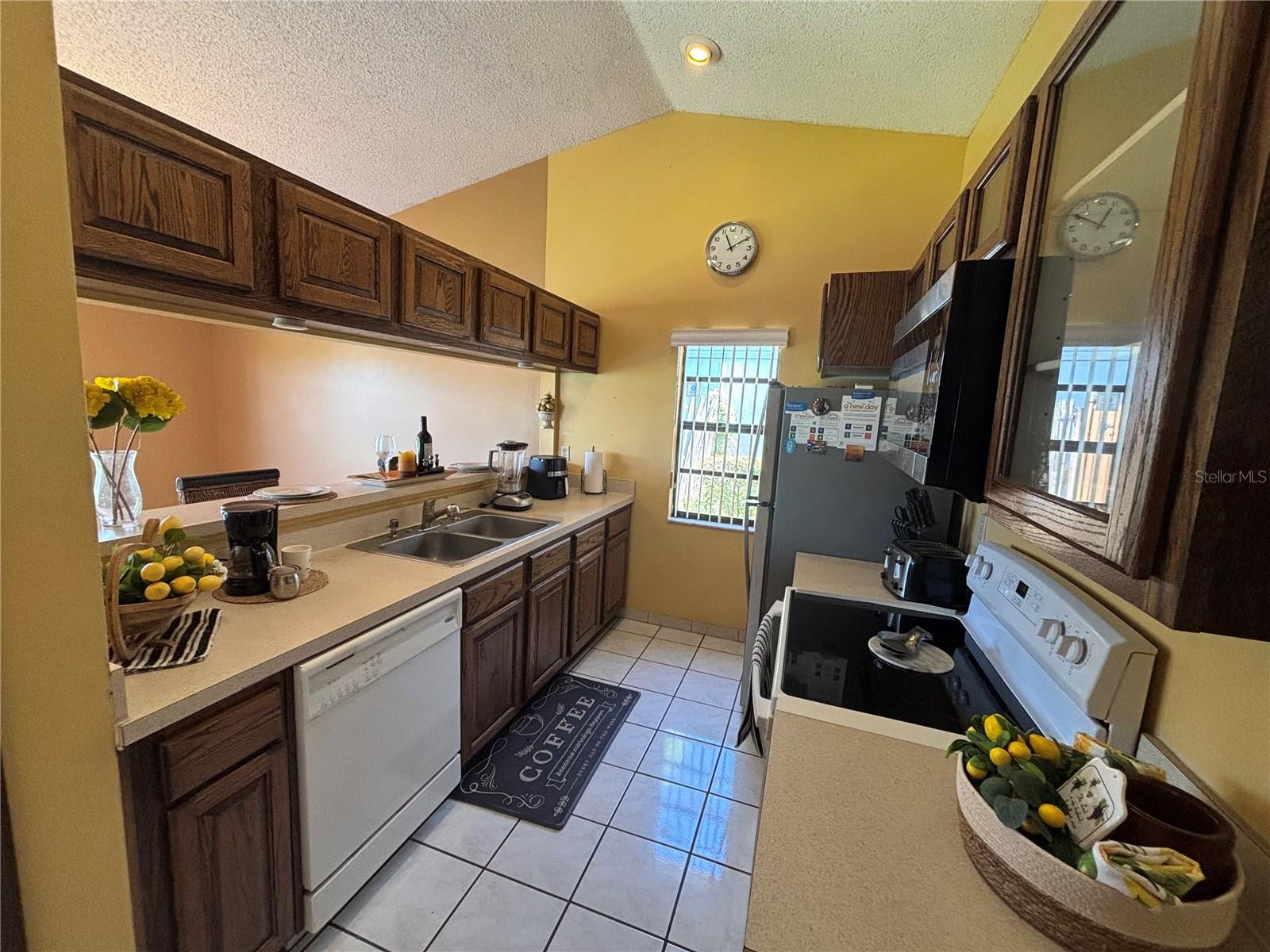 9840 Balmoral Cir Property Photo 9
