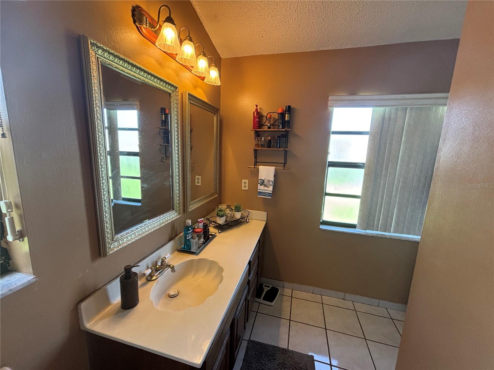 9840 Balmoral Cir Property Photo 21