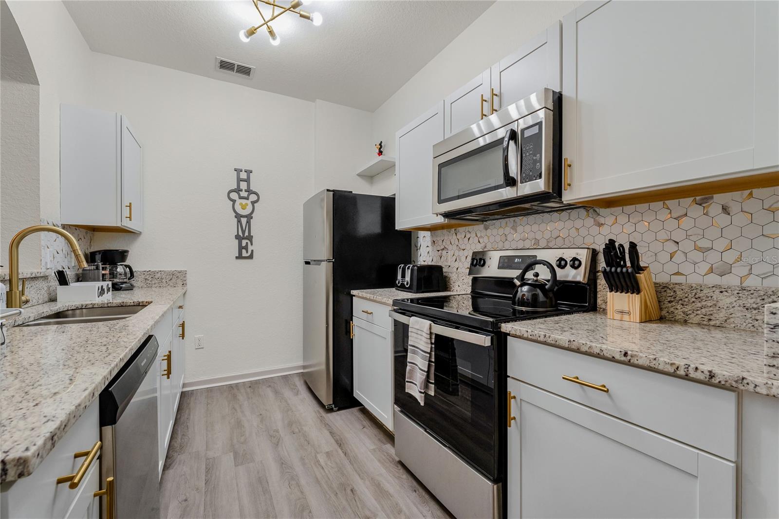 2774 Almaton Loop #202 Property Photo 4
