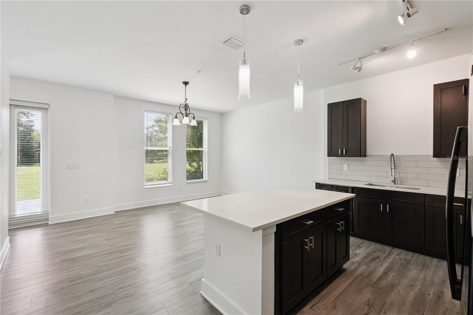 1841 Houston St Property Photo 4
