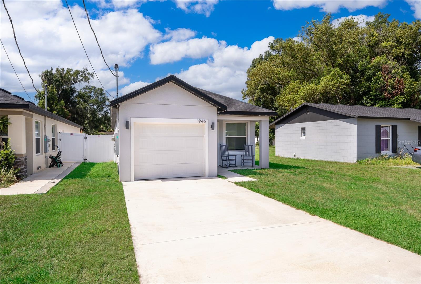 1946 HOLLYWOOD AVE Property Photo 1