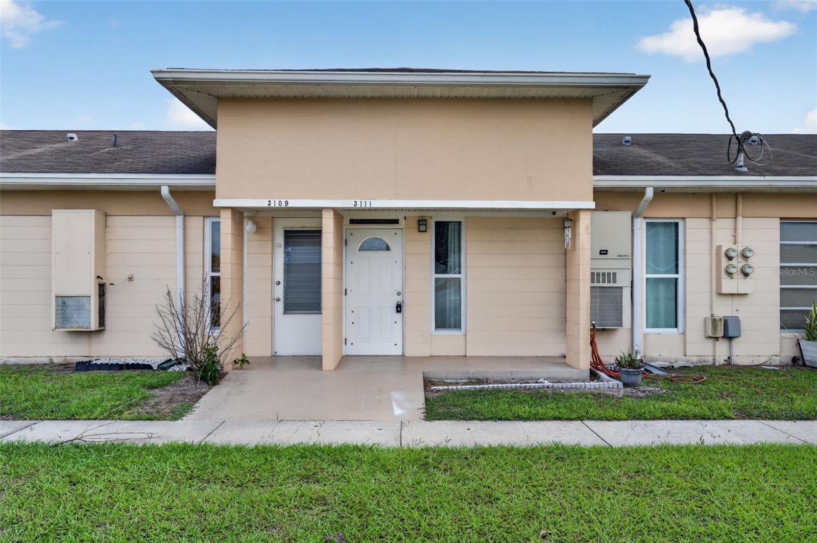 3111 Club Cir Property Photo 1