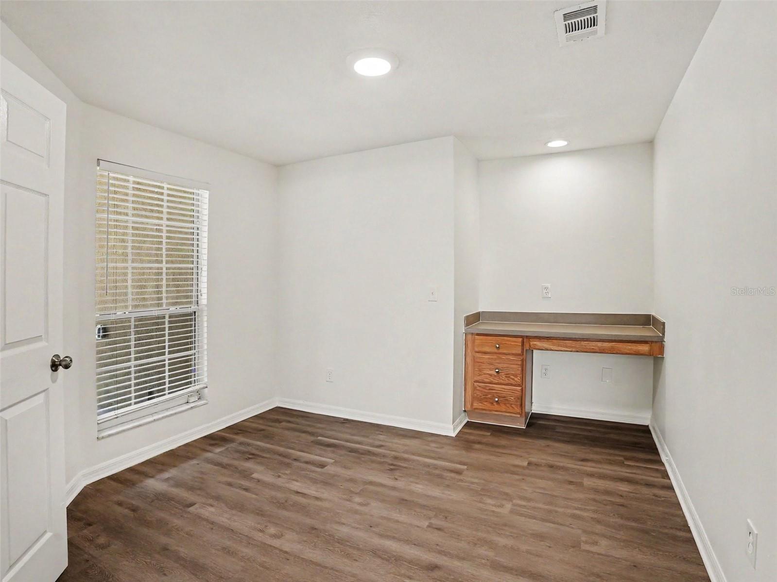 447 Lancer Oak Dr Property Photo 3